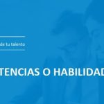 Grupo de profesionales colaborando en un proyecto, demostrando trabajo en equipo y habilidades de comunicación.