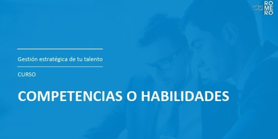 Grupo de profesionales colaborando en un proyecto, demostrando trabajo en equipo y habilidades de comunicación.