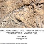 Diagrama estructural que ilustra fallas y fracturas en un yacimiento hidrotermal, destacando las rutas de fluido y puntos de mineralización.