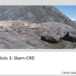 Imagen que muestra la transición de un sistema pórfido-skarn a un depósito de reemplazo de carbonatos (CRD). Se observan las fases de formación, desde la intrusión magmática hasta la mineralización de cobre, zinc y oro en las calizas.