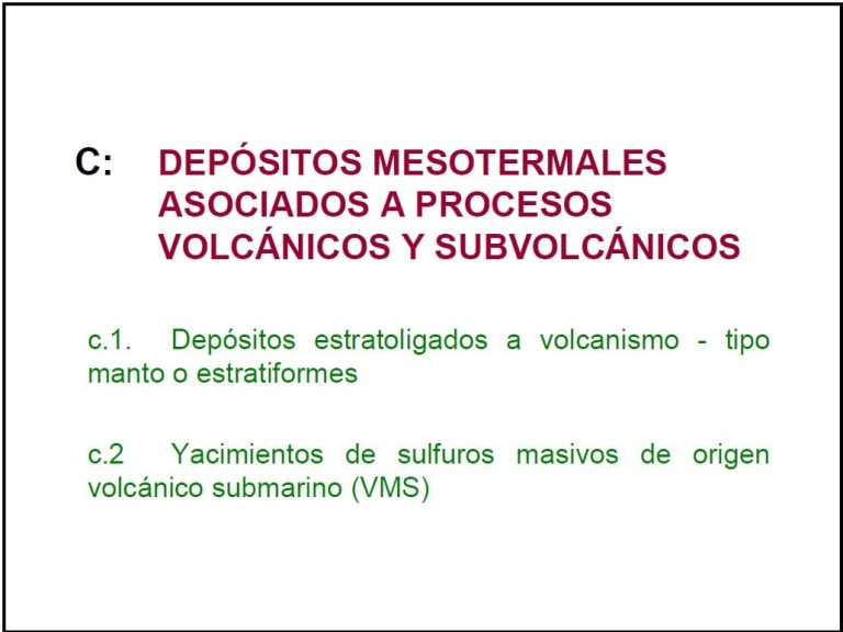 Esquema geológico de un depósito mesotermal asociado a procesos volcánicos y subvolcánicos, mostrando la distribución de minerales y la relación con las secuencias volcánicas.