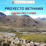 Vista panorámica del Proyecto Bethania, mostrando la geología y las zonas de alteración del pórfido andesítico Au-Cu.