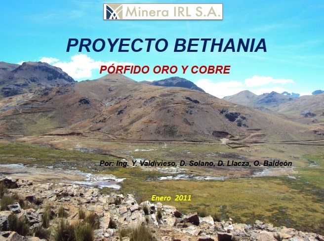 Vista panorámica del Proyecto Bethania, mostrando la geología y las zonas de alteración del pórfido andesítico Au-Cu.