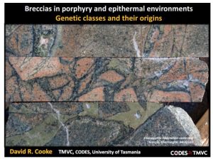 Muestra de brecha hidrotermal mostrando clastos angulares cementados por minerales.